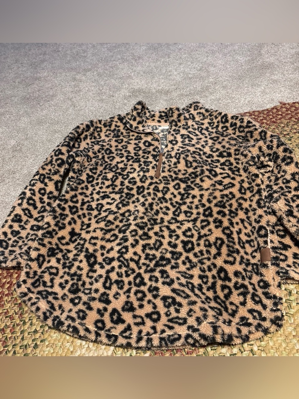 WomensLeopard Print Fuzzy Pullover - Tan & Black